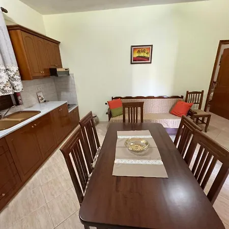 Neli Villa&apartments Sarandë